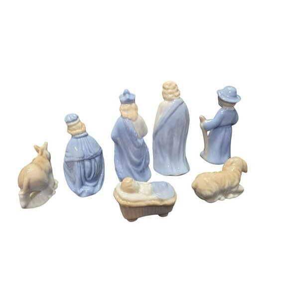 Vintage Biedermann Sri Lanka Blue & White Porcelain 7 Piece Nativity Set - Picture 9 of 10